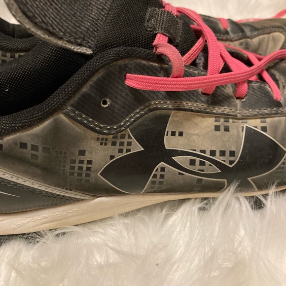 🔴-  Under Armour womens cletted shoes - Picture 5 of 13